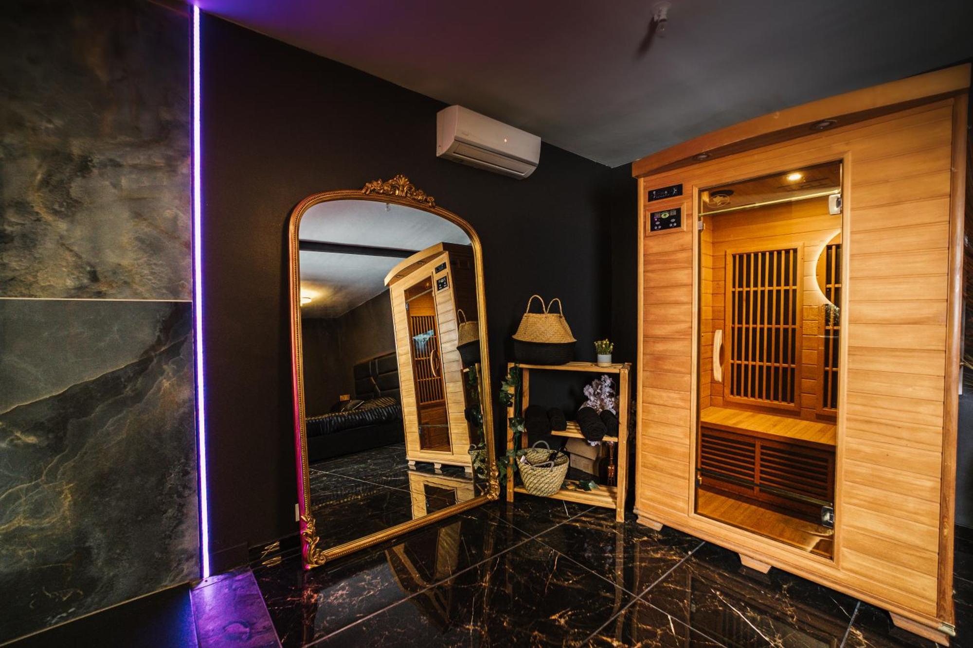 L Escale Jacuzzi Et Sauna Évreux Exteriör bild